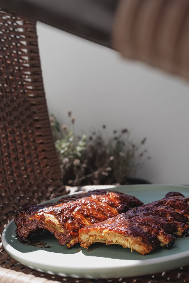 Costillas de Cerdo 12 Horas, Glaseado BBQ de la Casa